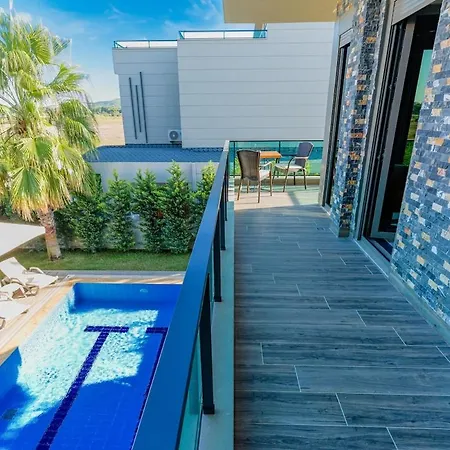 ヴィラ Belektana ベレキ